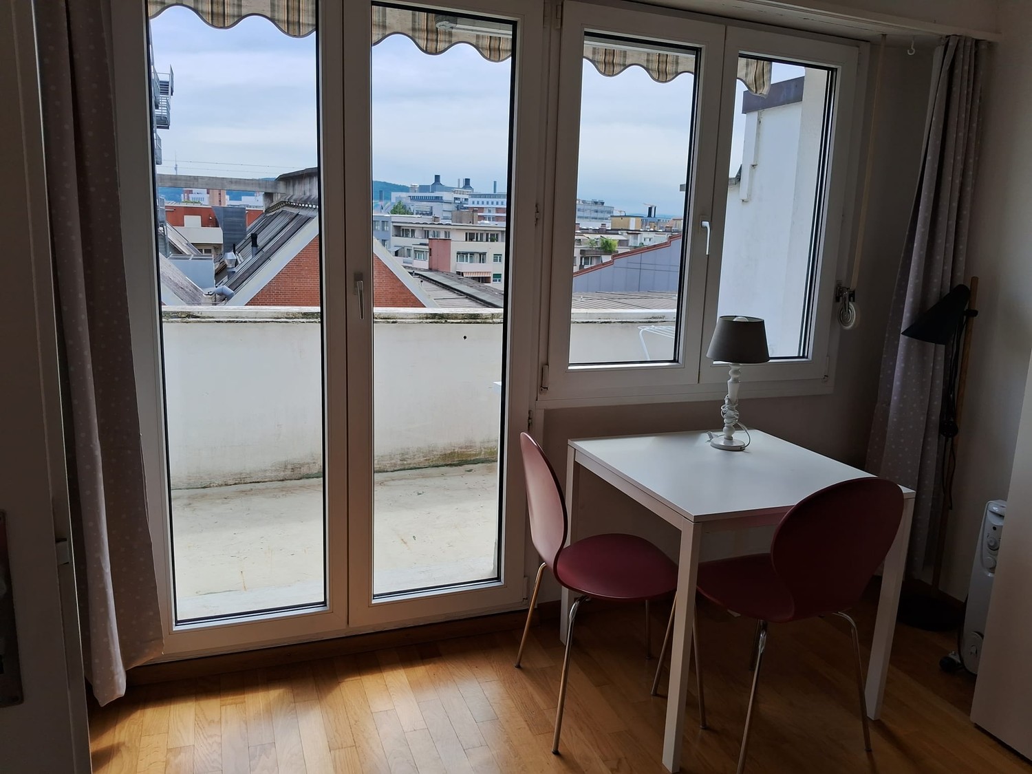 Möblierte 2 ½ Zimmer Wohnung