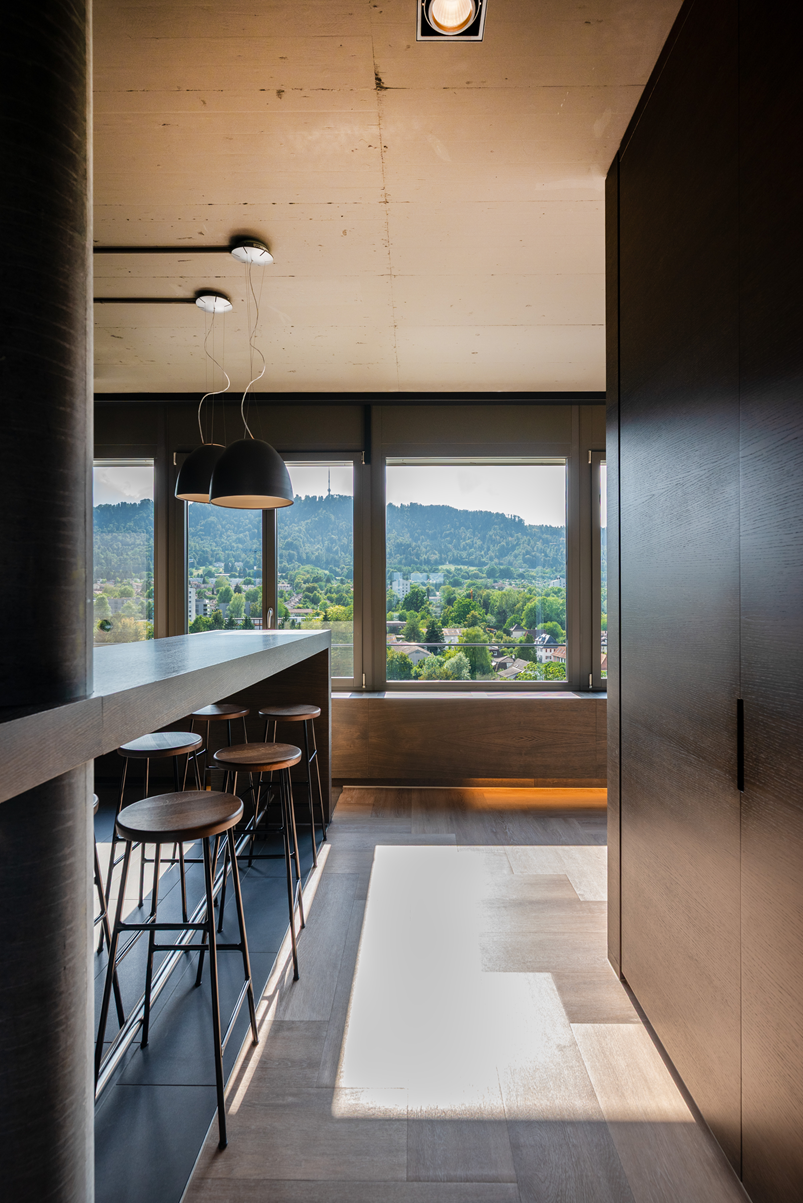 373m² office