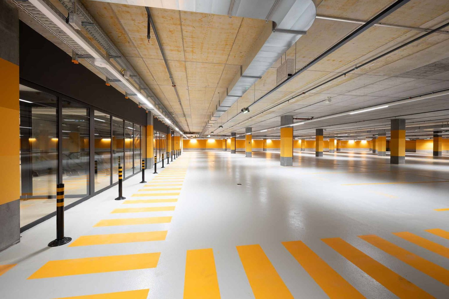 422m² office