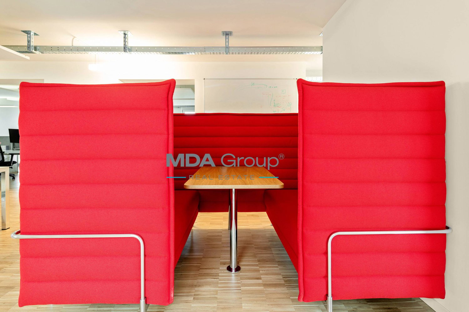 457m² office