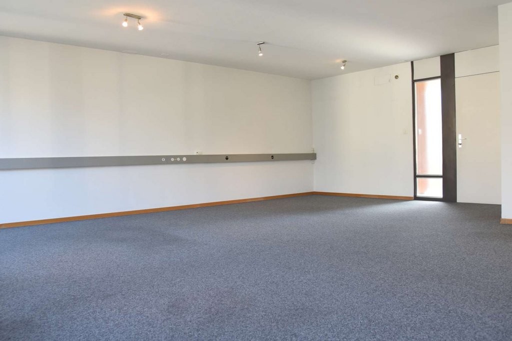 47m² office