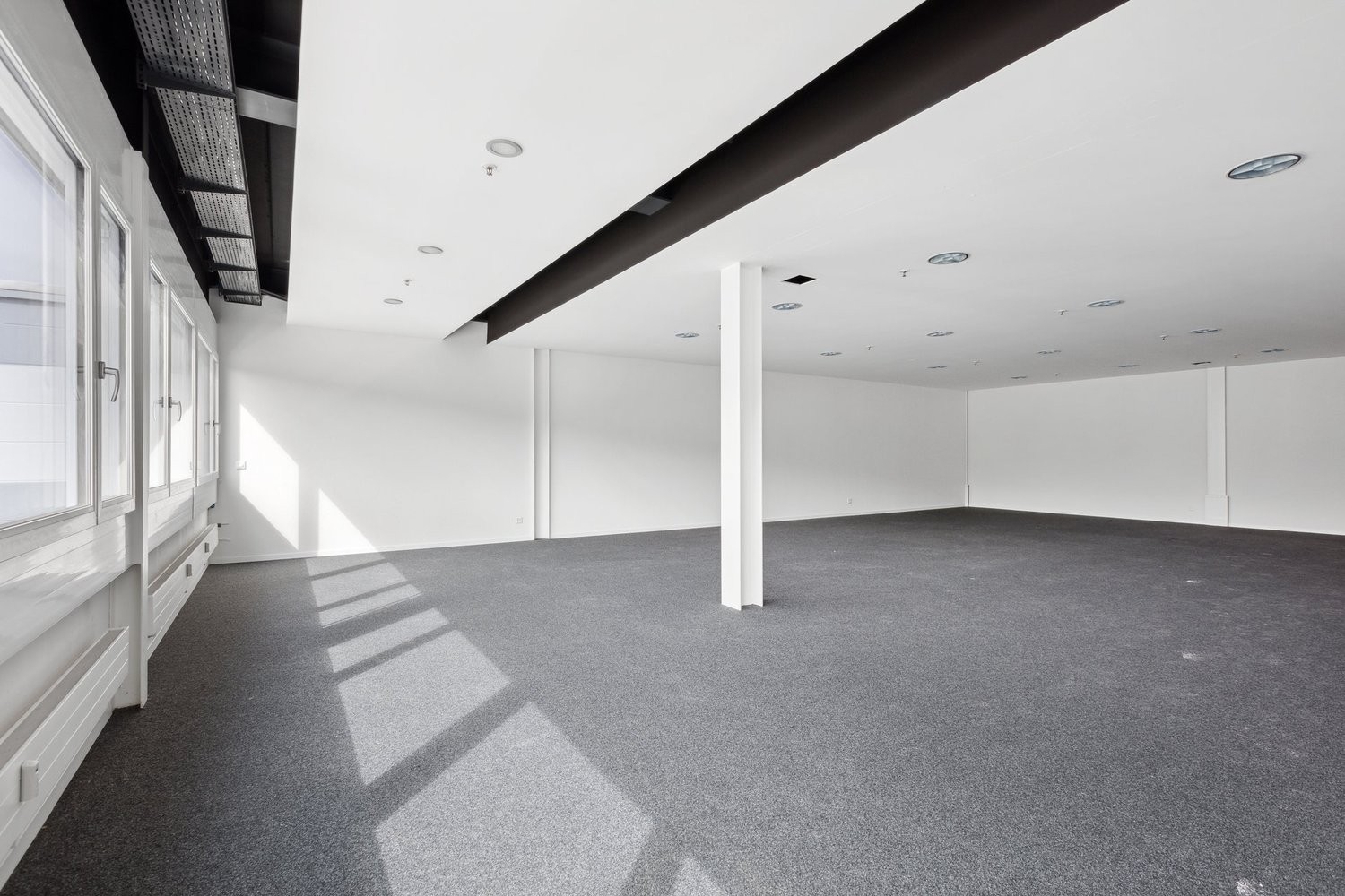 134m² office