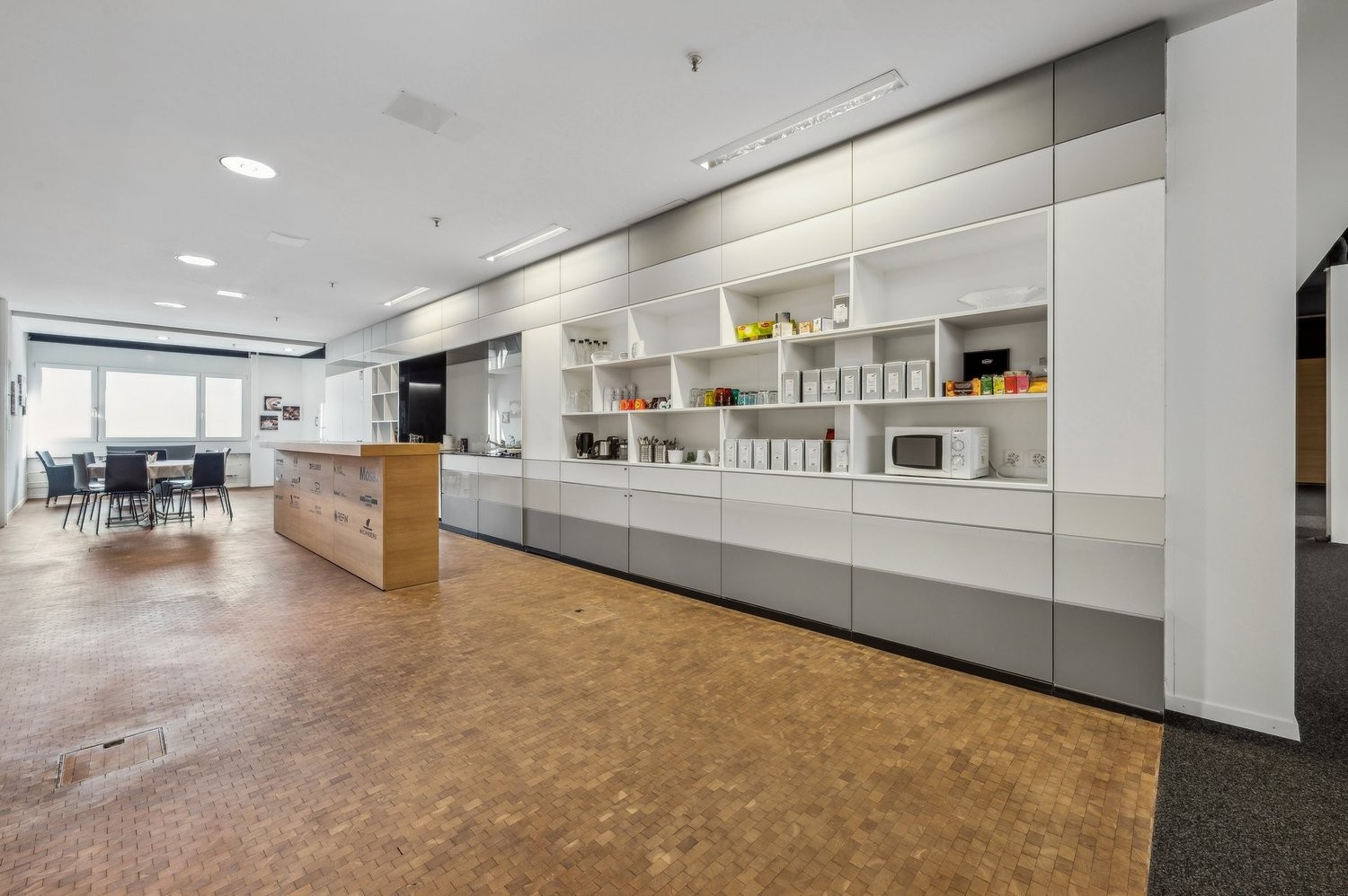 134m² office