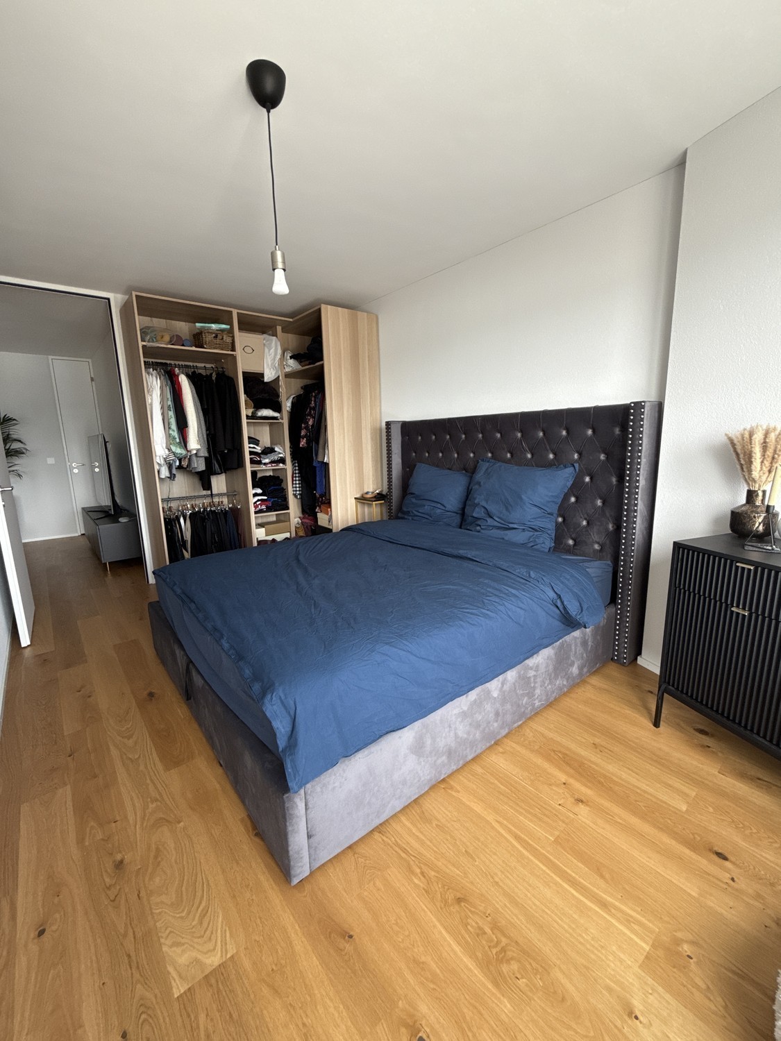 Appartement de 2 ½ pièces

Disponible pour trois mois avec des dates d'entrée et de sortie flexibles. Animaux acceptés.