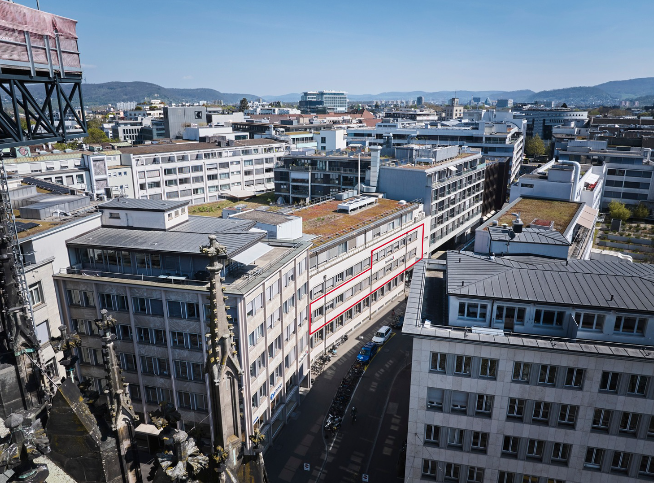 930m² office
