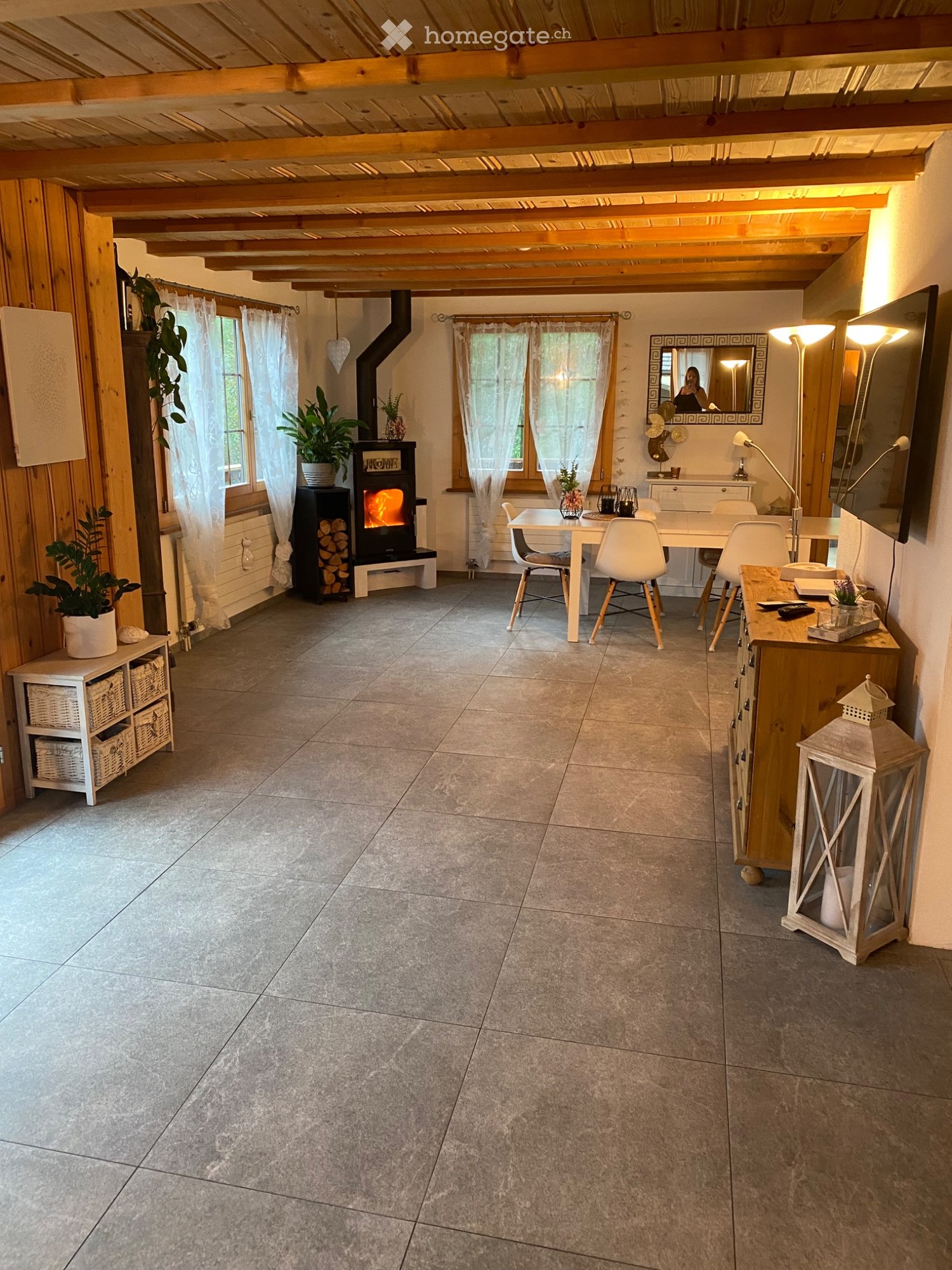 5 rooms apartment