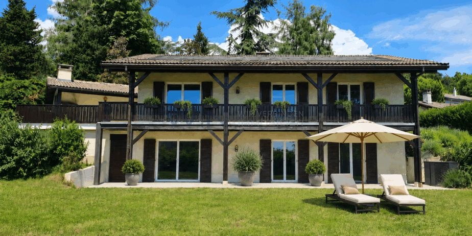 8 ½ Zimmer Villa