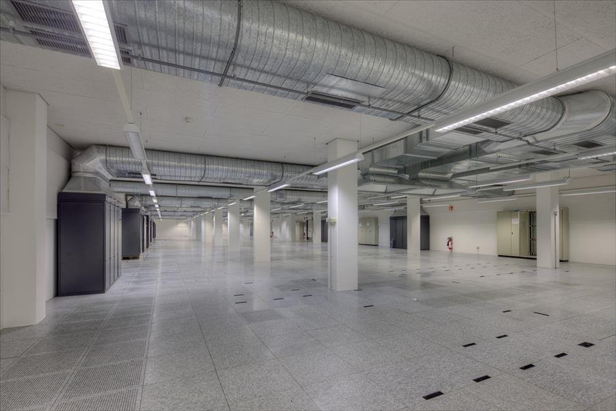917m² storage room