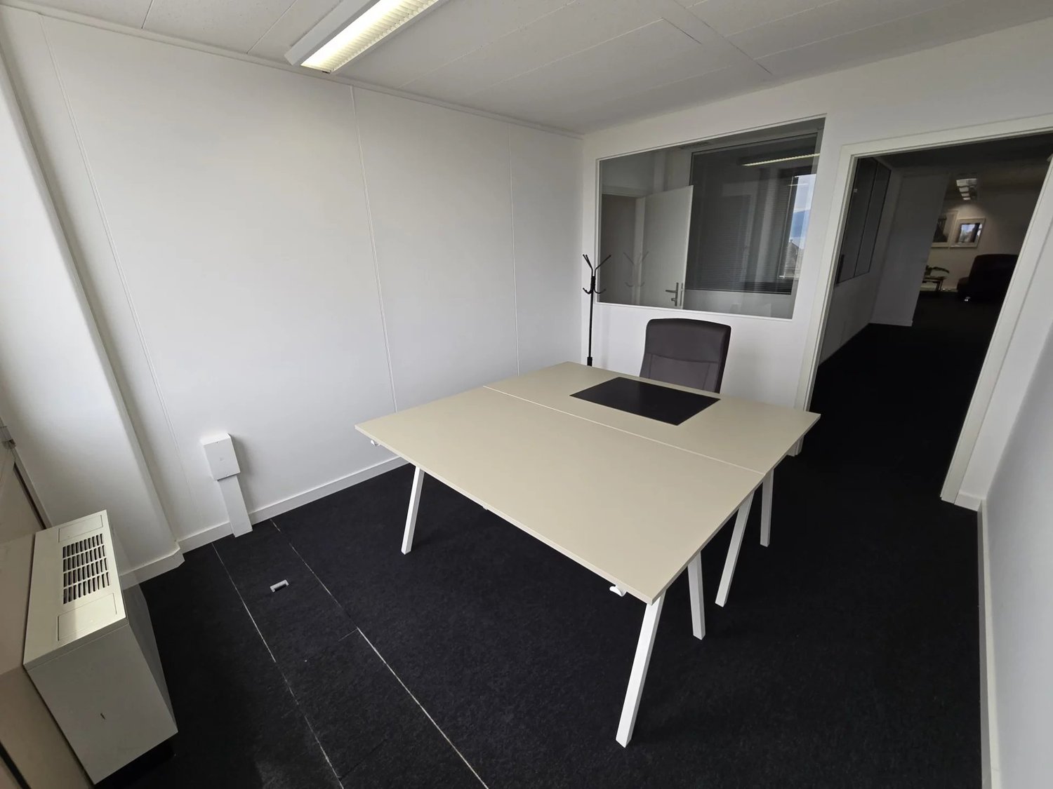 12m² office