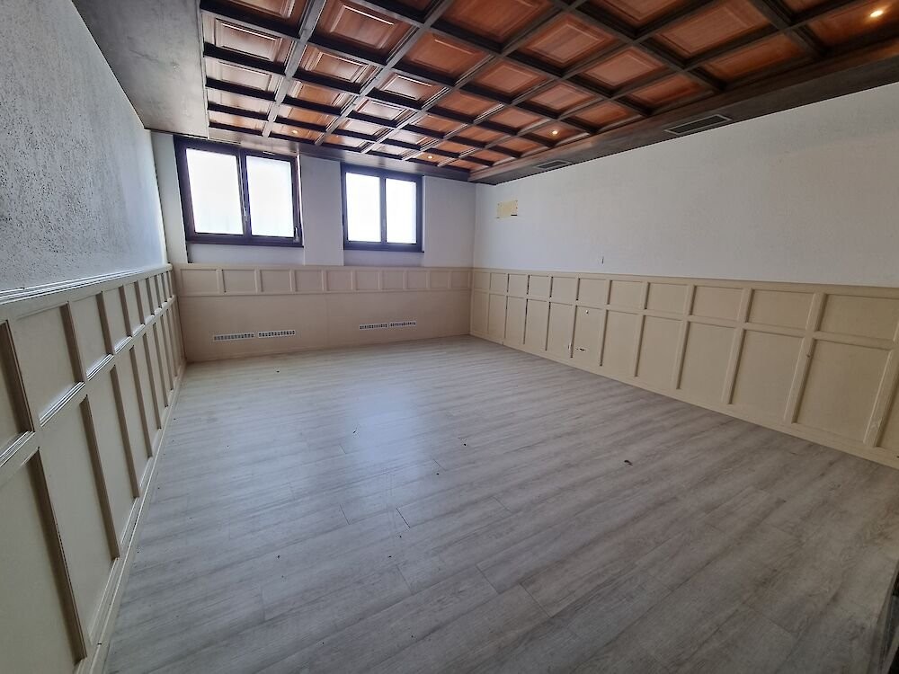 150m² commerciale