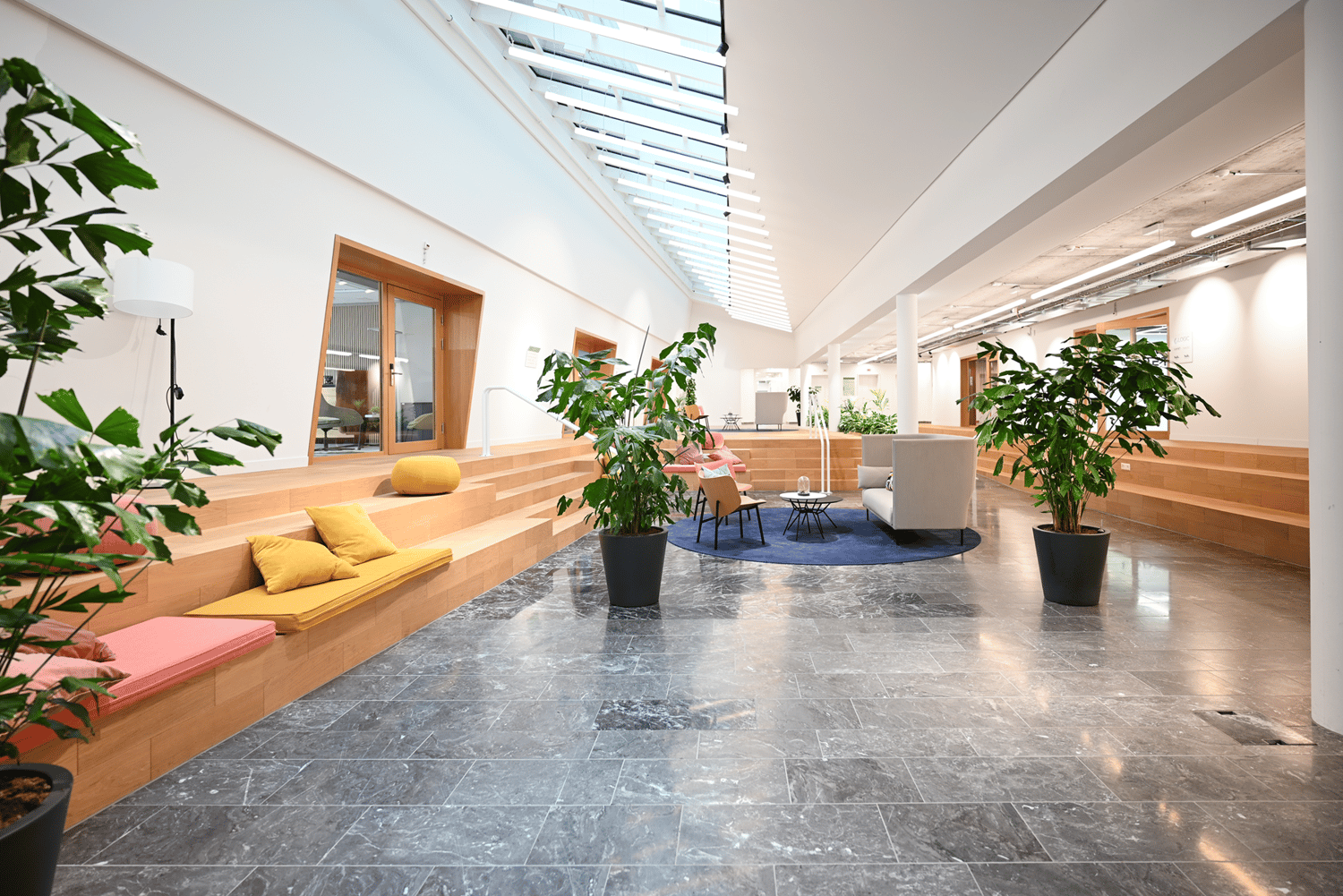 1424m² office