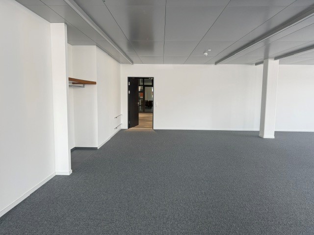 145m² office