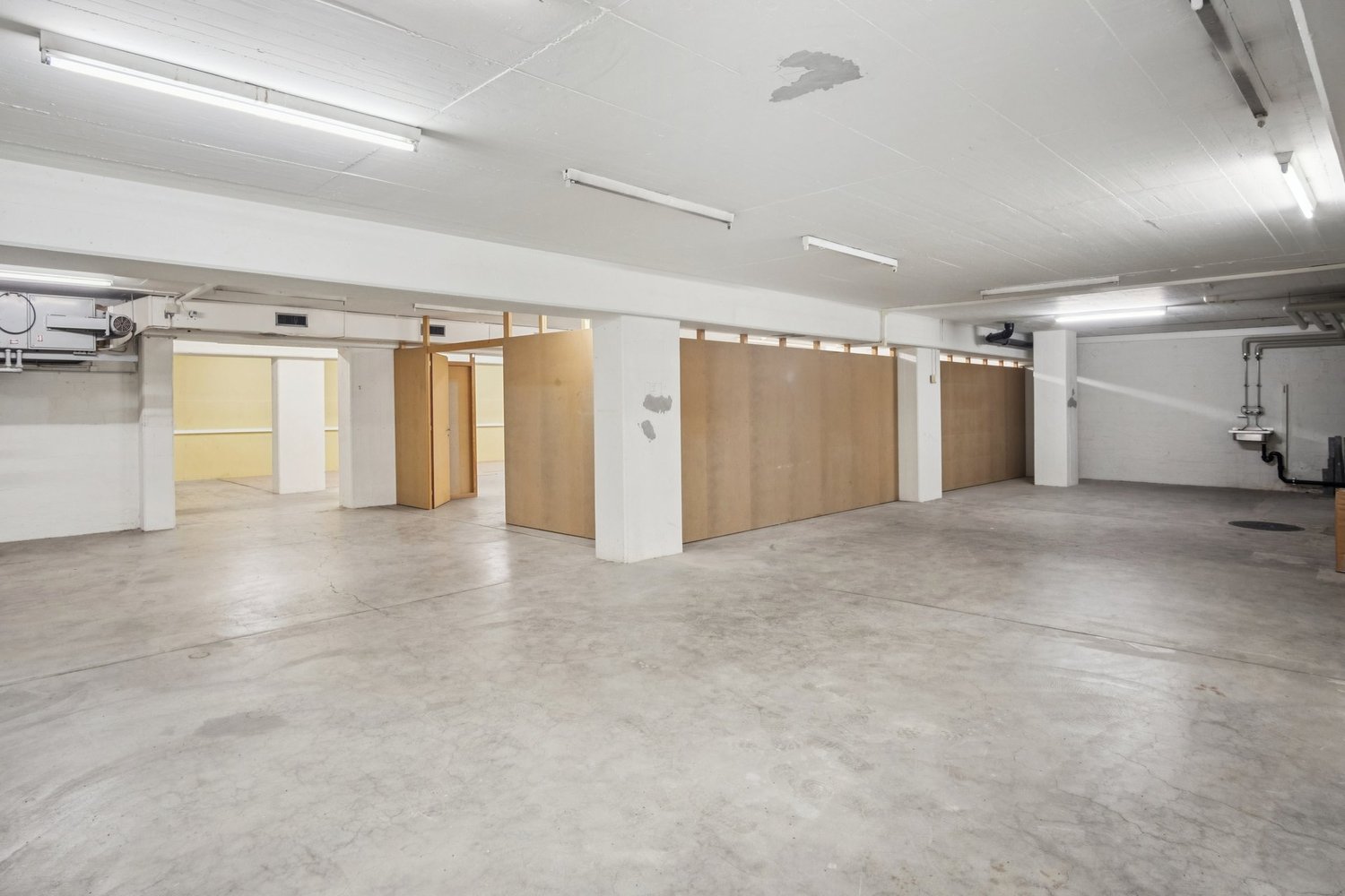 381m² commerciale