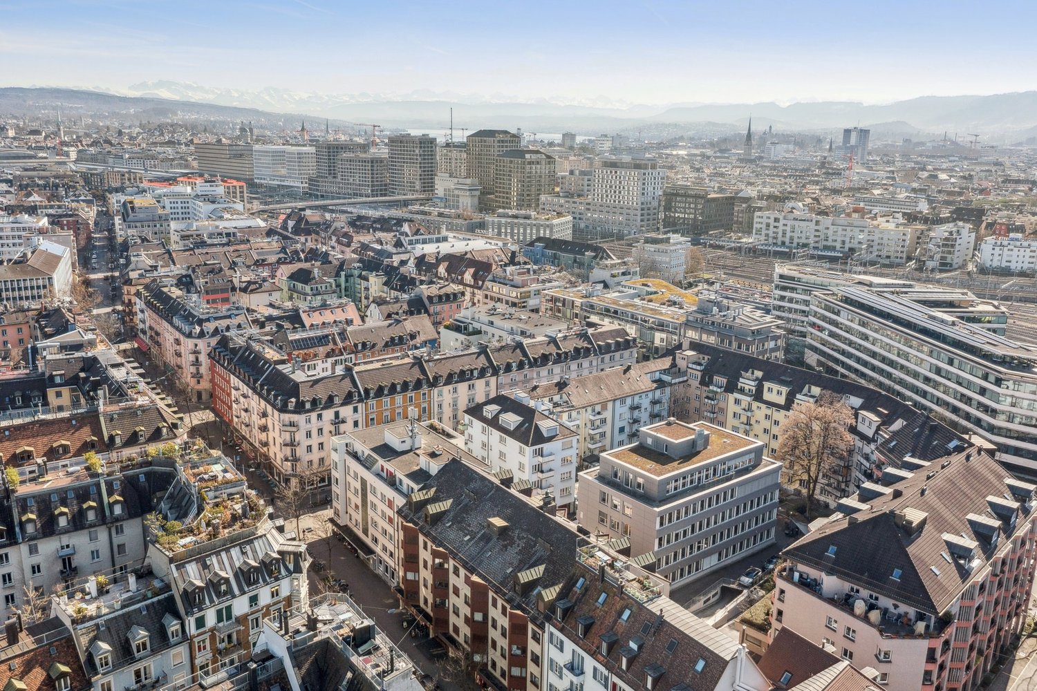 381m² commerciale