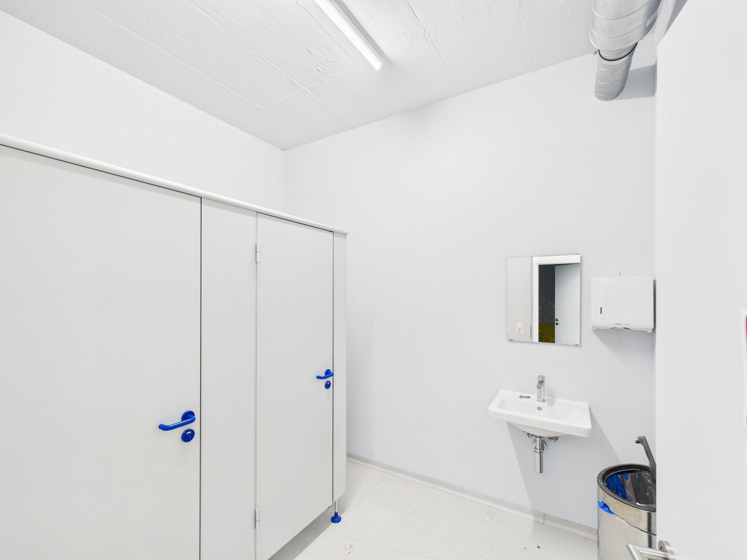 1043m² commercial