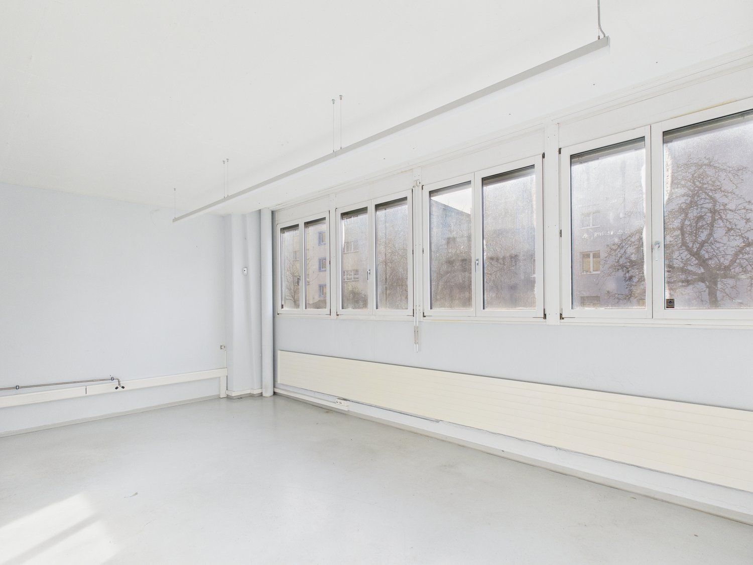 1043m² commercial