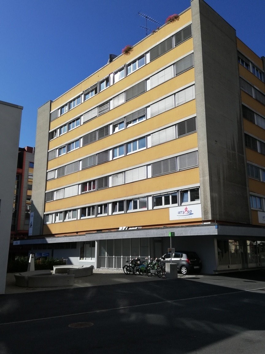 160m² shop