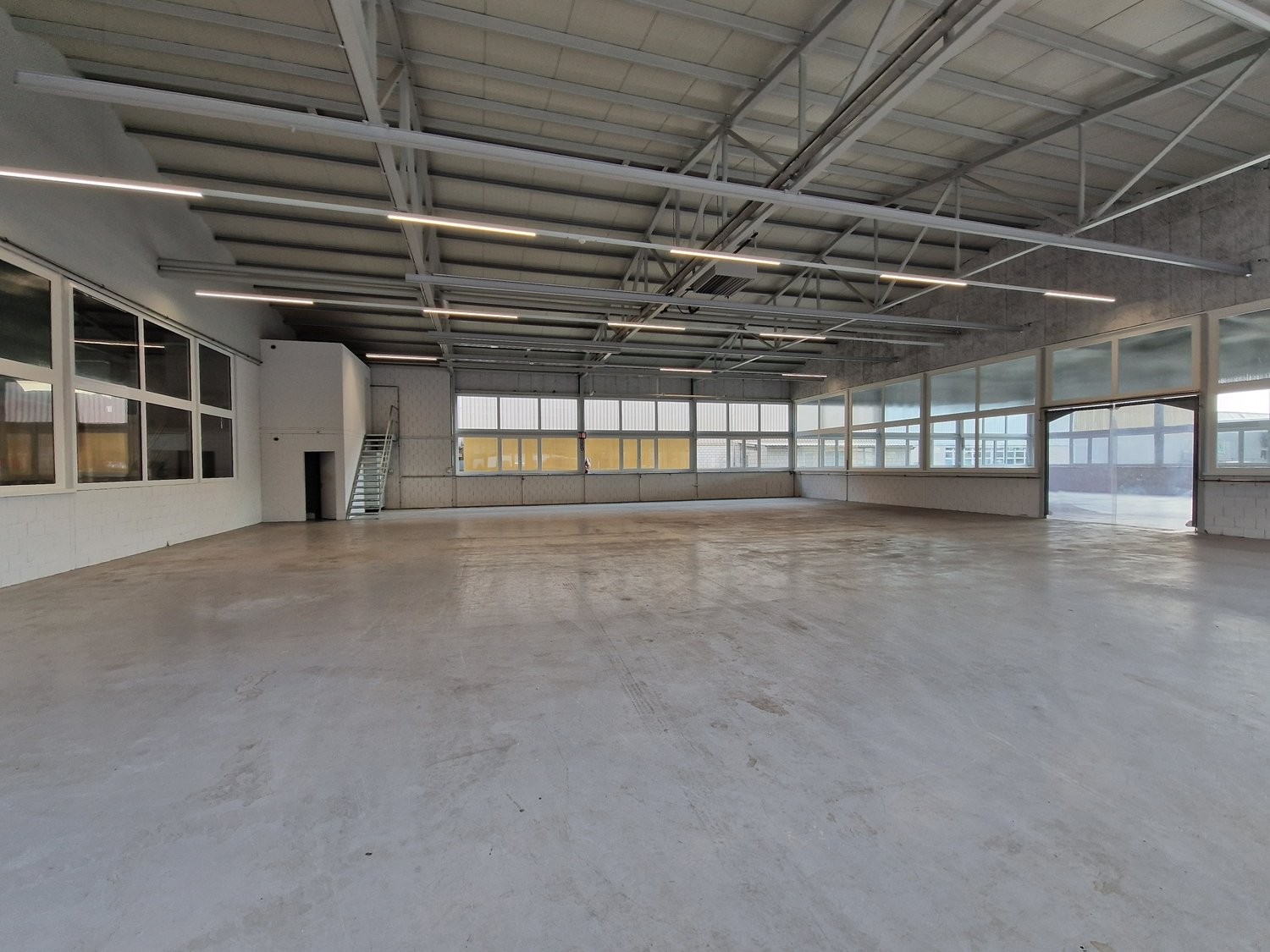 721m² commercial