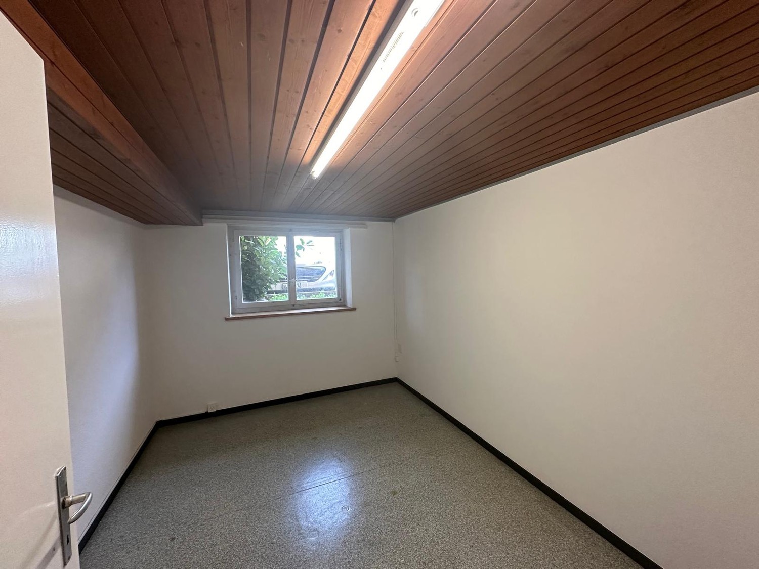 40m² commercial