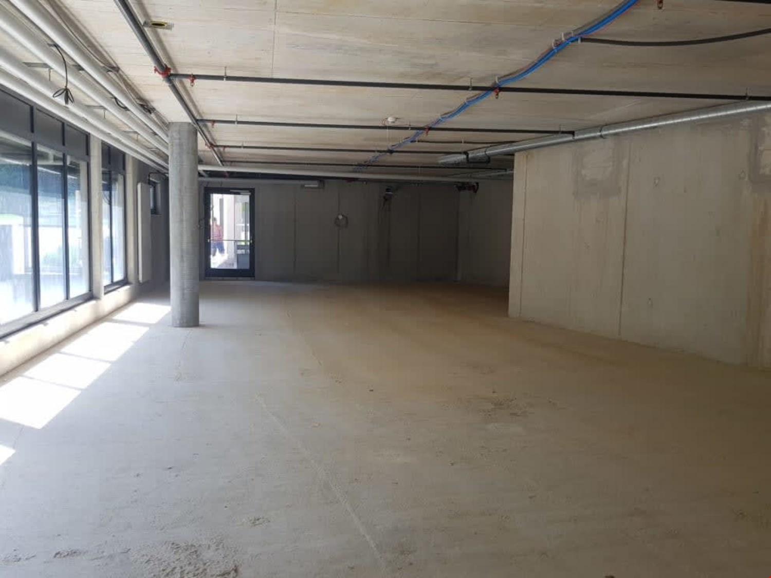 184m² commercial