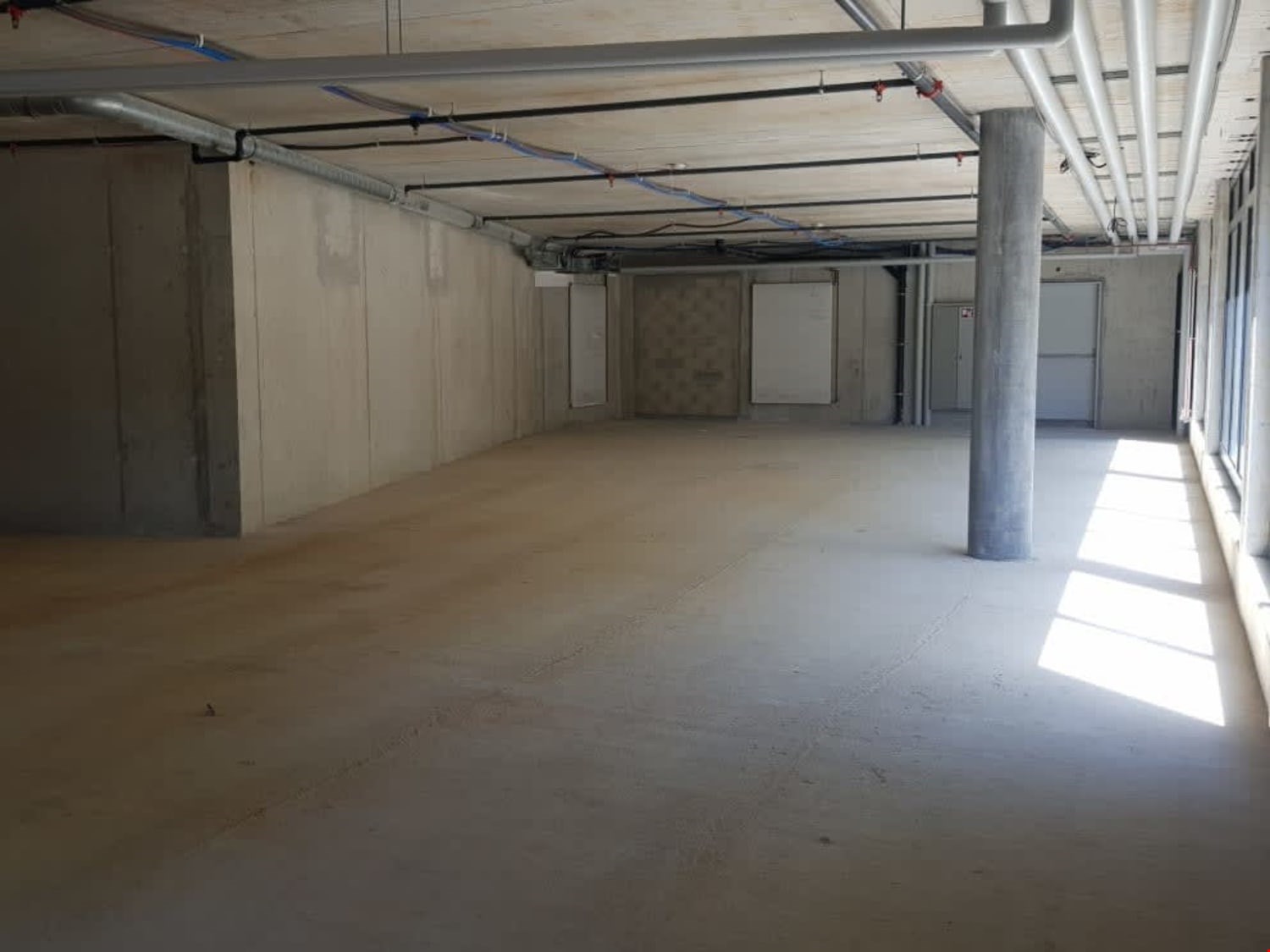 184m² commercial