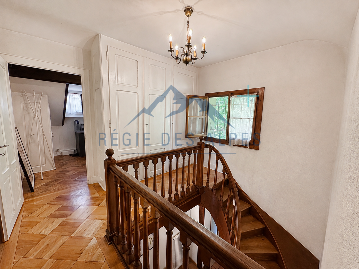 9 rooms single house