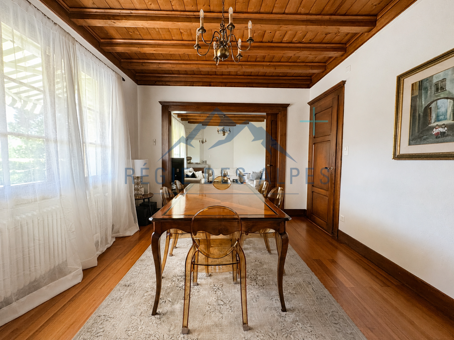 9 rooms single house