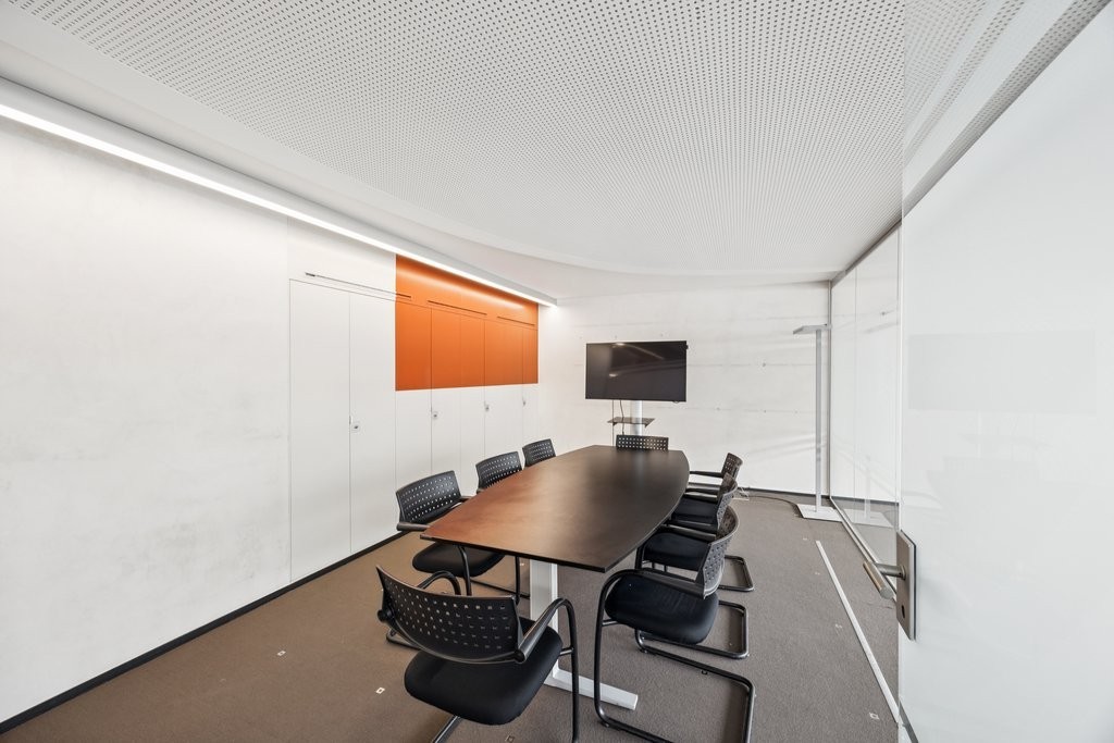 532m² commercial