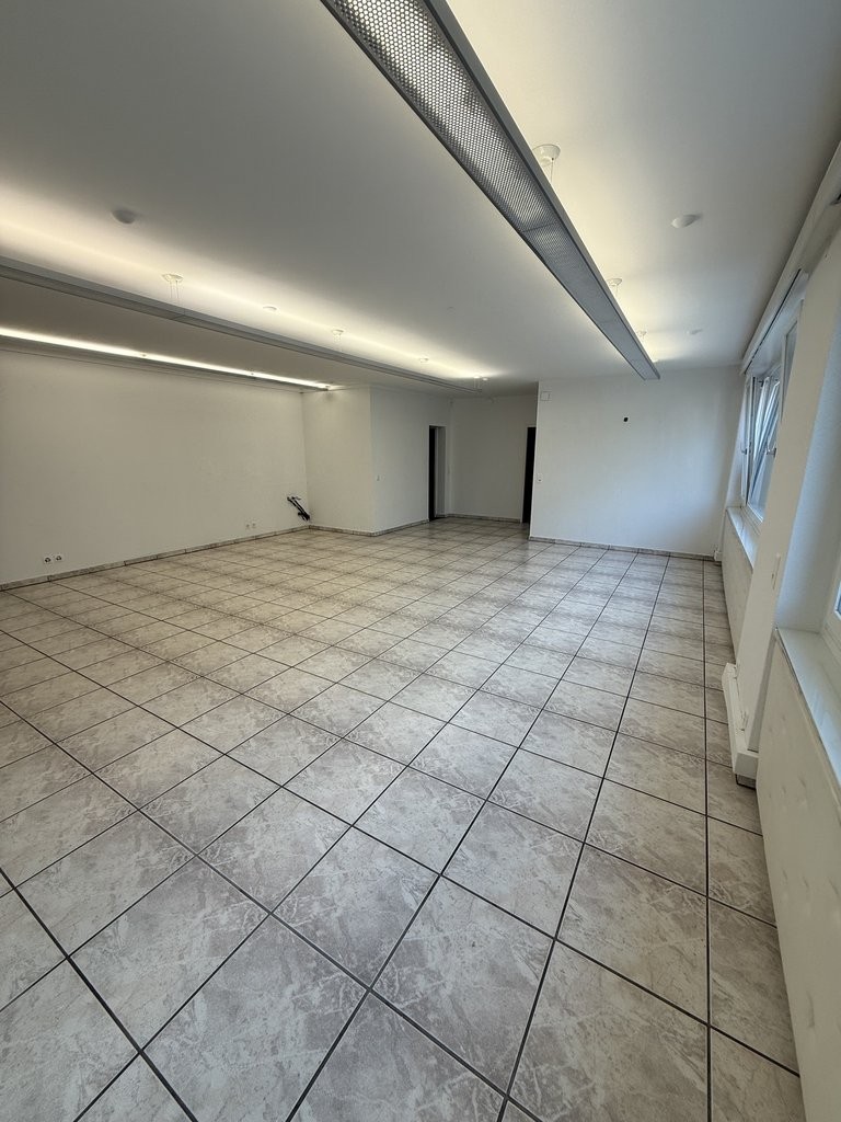 98m² office