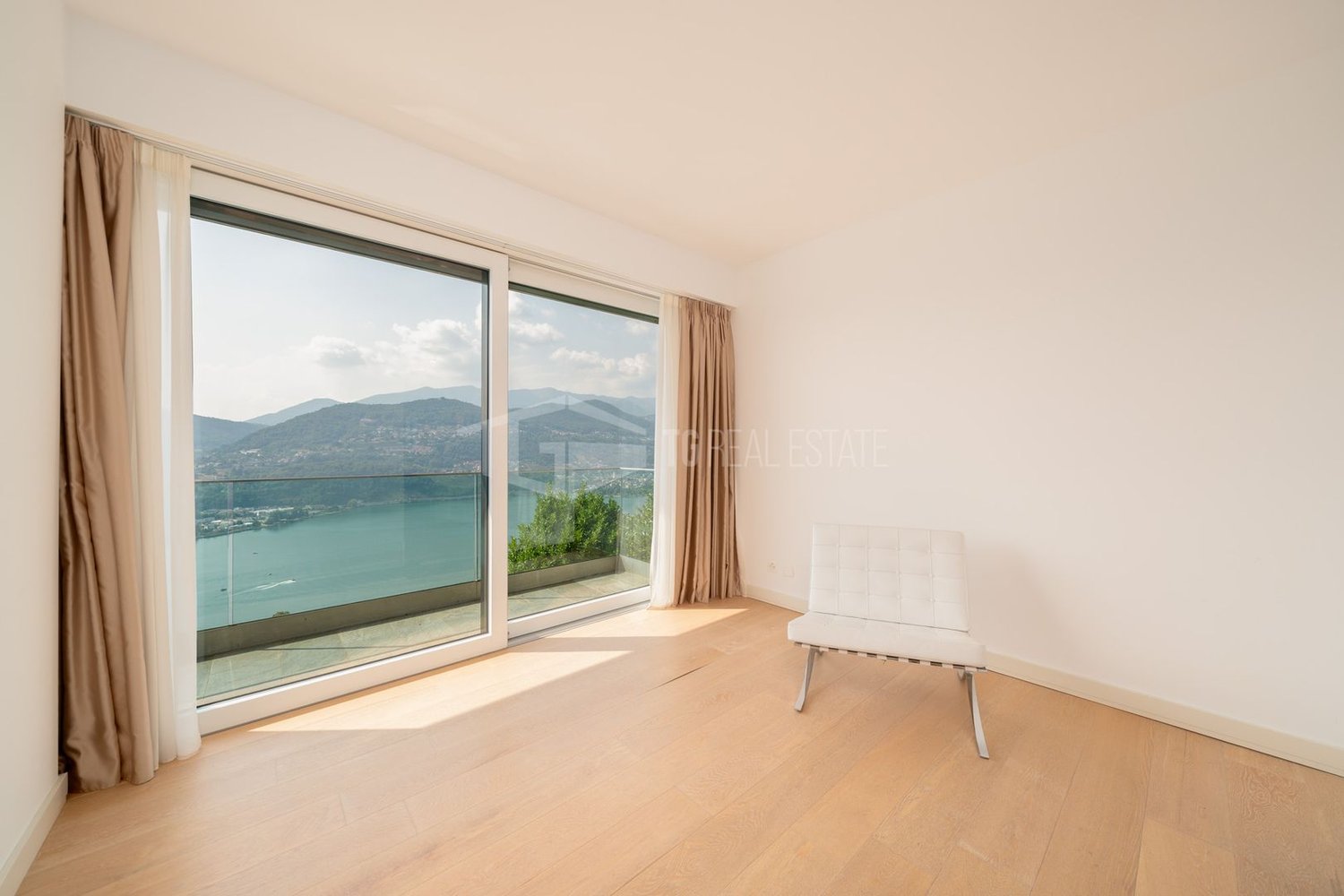 6 ½ rooms apartment
