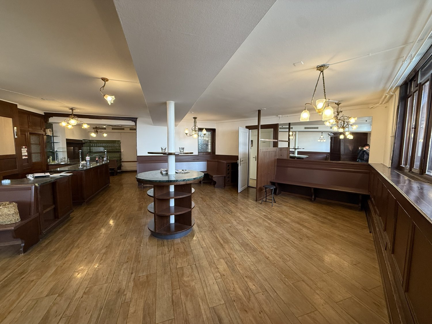 138m² restaurant