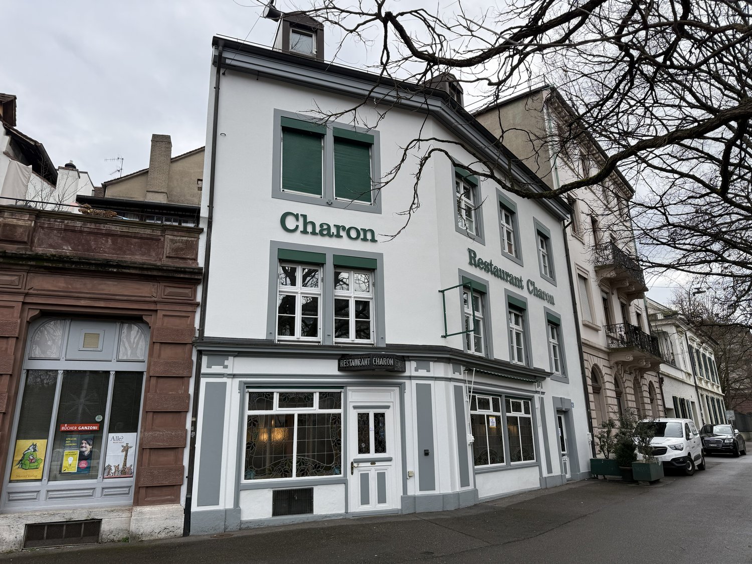 138m² restaurant