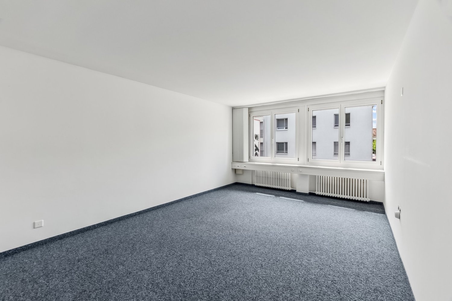 170m² office