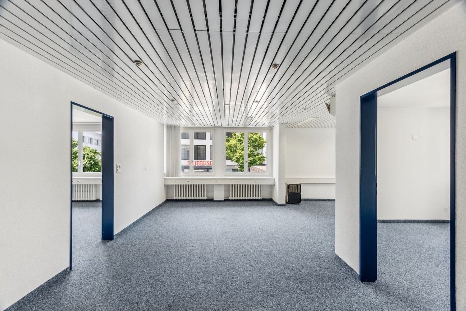 170m² office