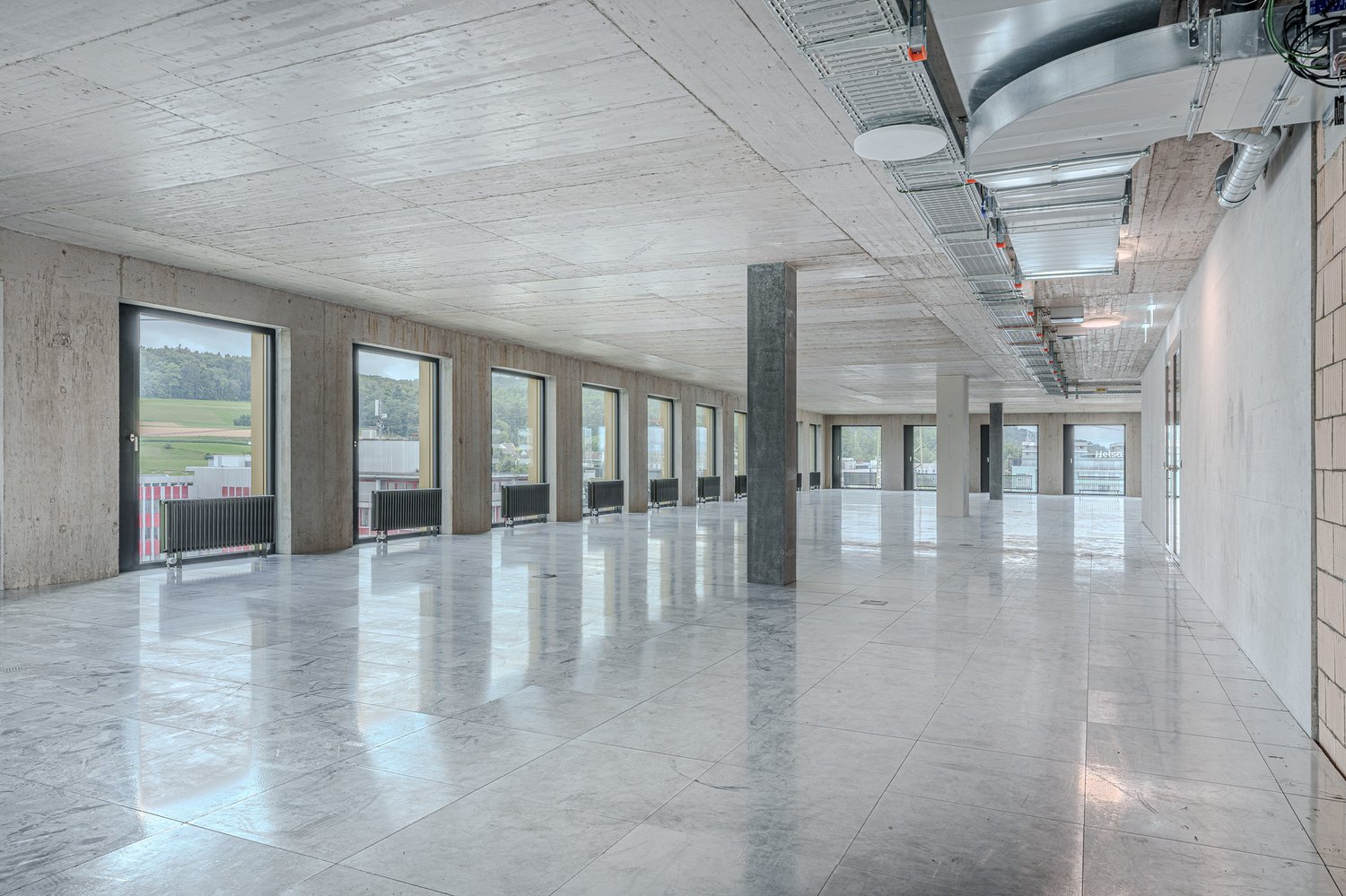 1760m² office