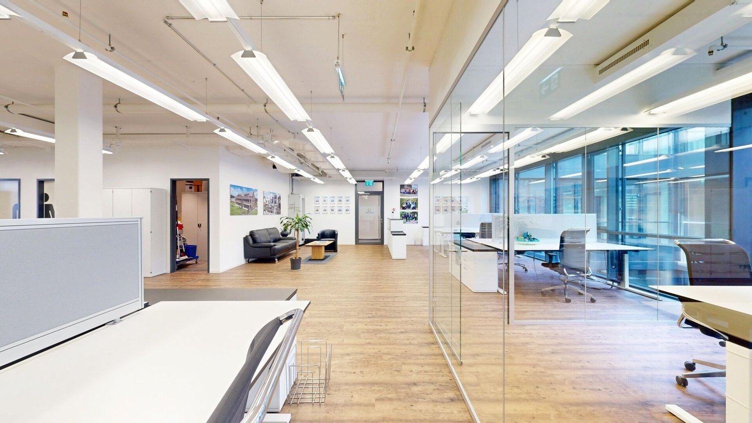242m² commercial
