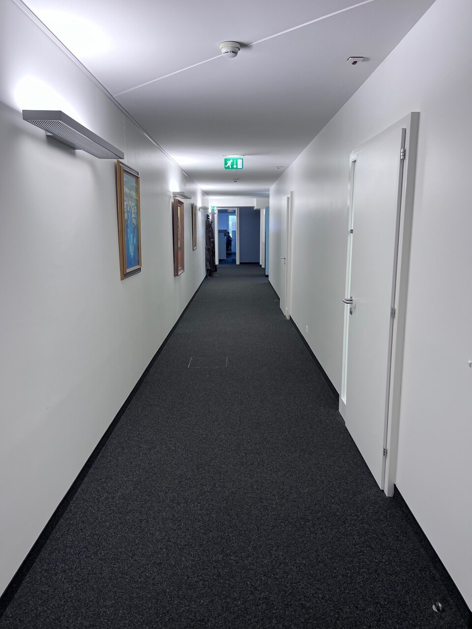 1410m² Büro