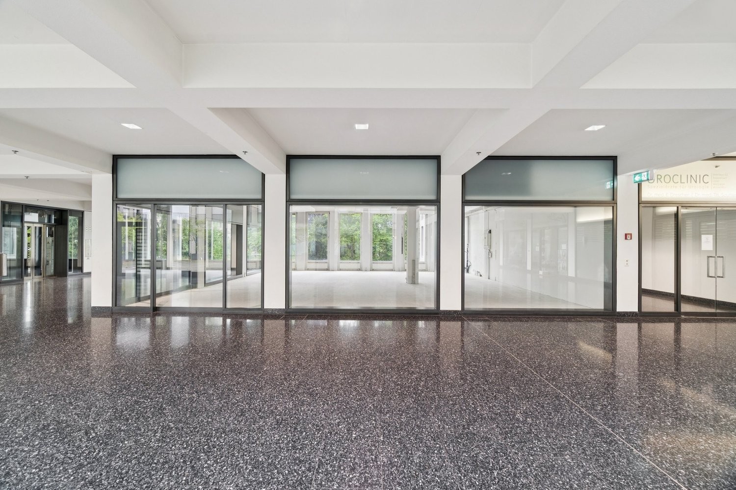 negozio di 107m²