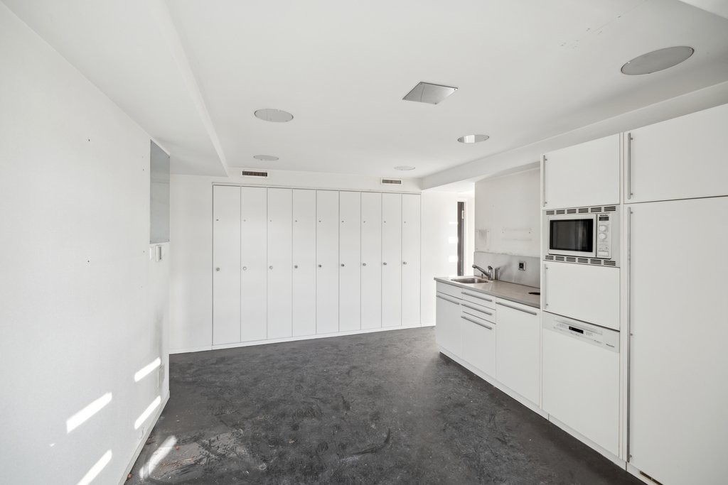 113m² commercial