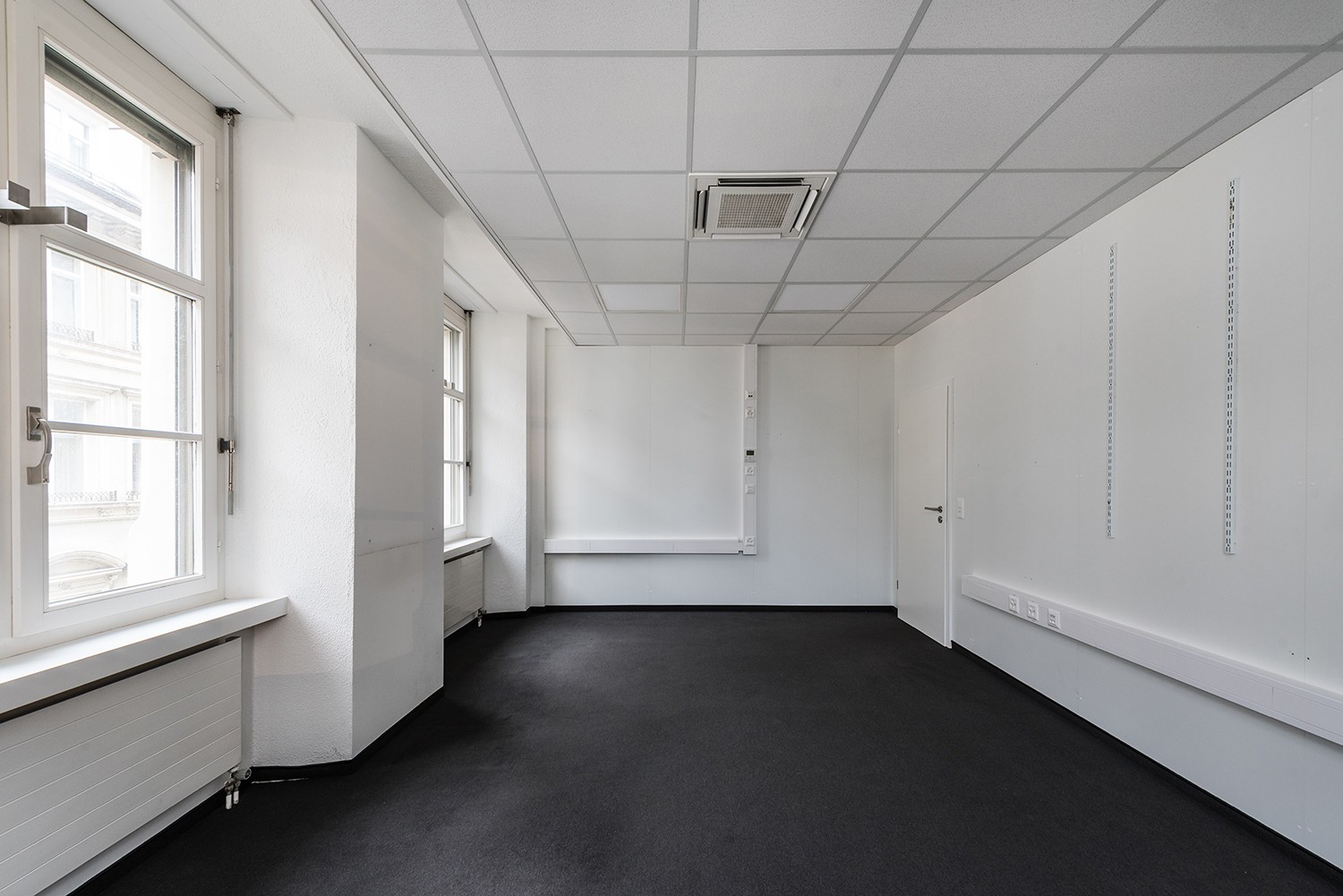 129m² office