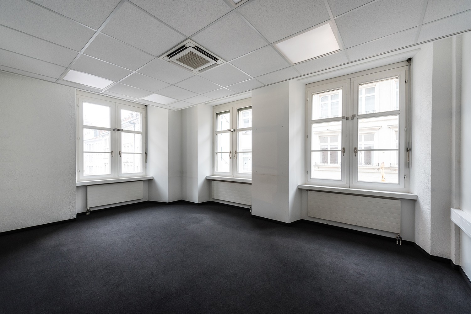 129m² office