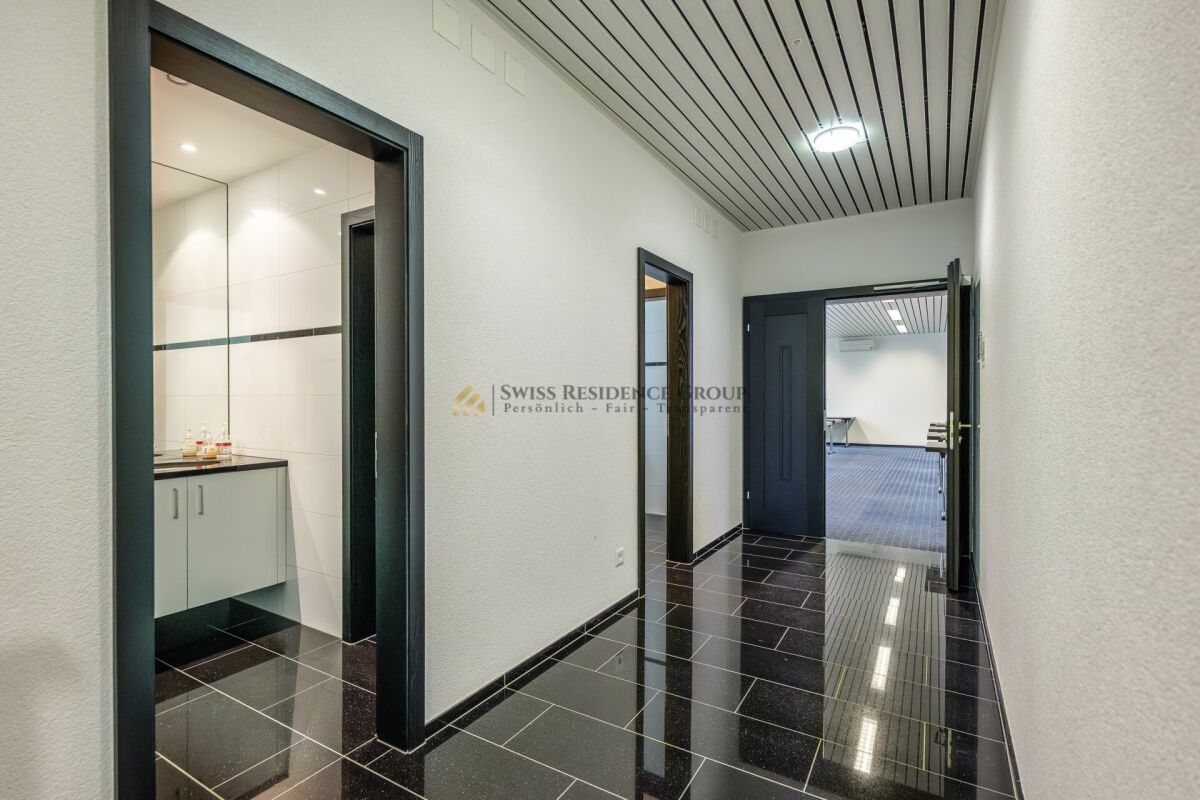 243m² commerciale