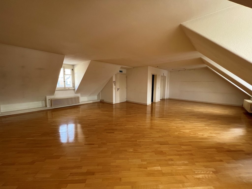 65m² office
