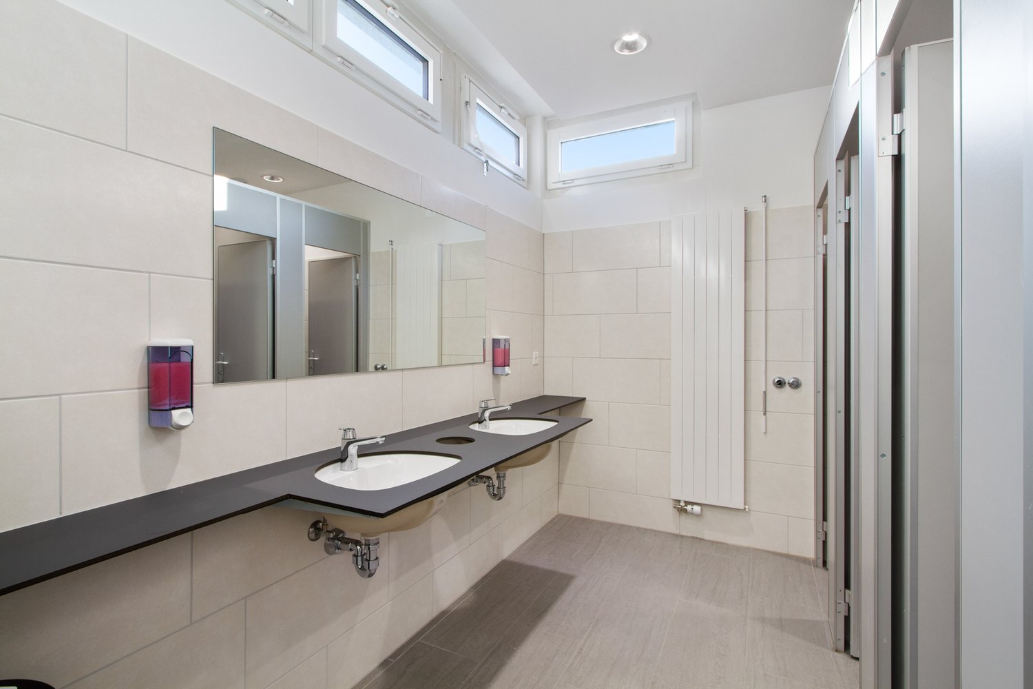 462m² office