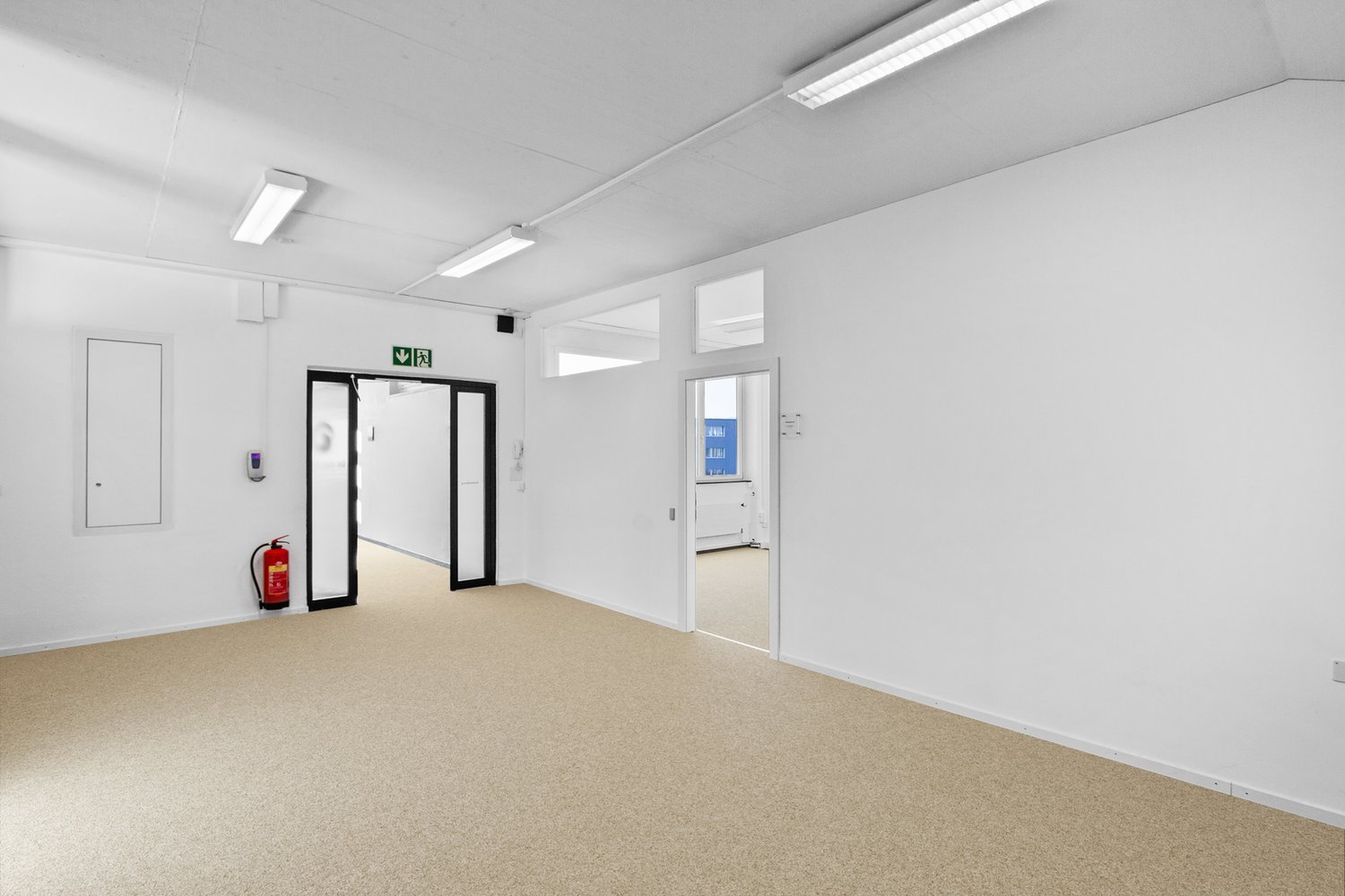 462m² office