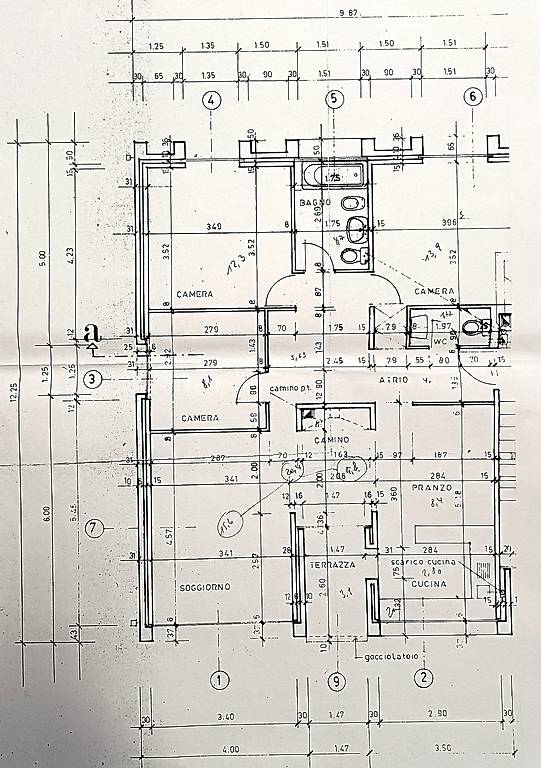 4 ½ Zimmer Wohnung

4.5-Zimmer-Wohnung im ersten Stock eines Gebäudes mit nur 5 Wohneinheiten, wie folgt aufgeteilt:

Wohnzimmer mit Kamin
Essküche (gerade renoviert)
Grosses Elternschlafzimmer mit Einbauschrank
2 Zimmer
Balkon
Bad-WC
WC-Zimmer

Keller, Velokeller und Waschküche zur Mitbenutzung

Ne