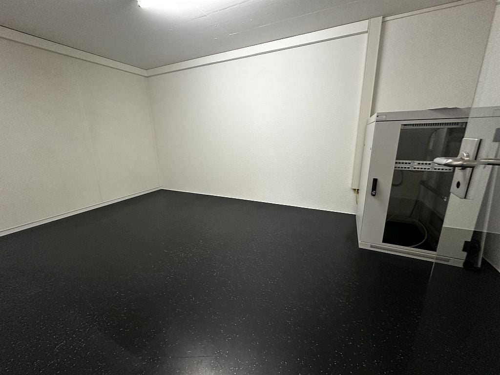 143m² commercial