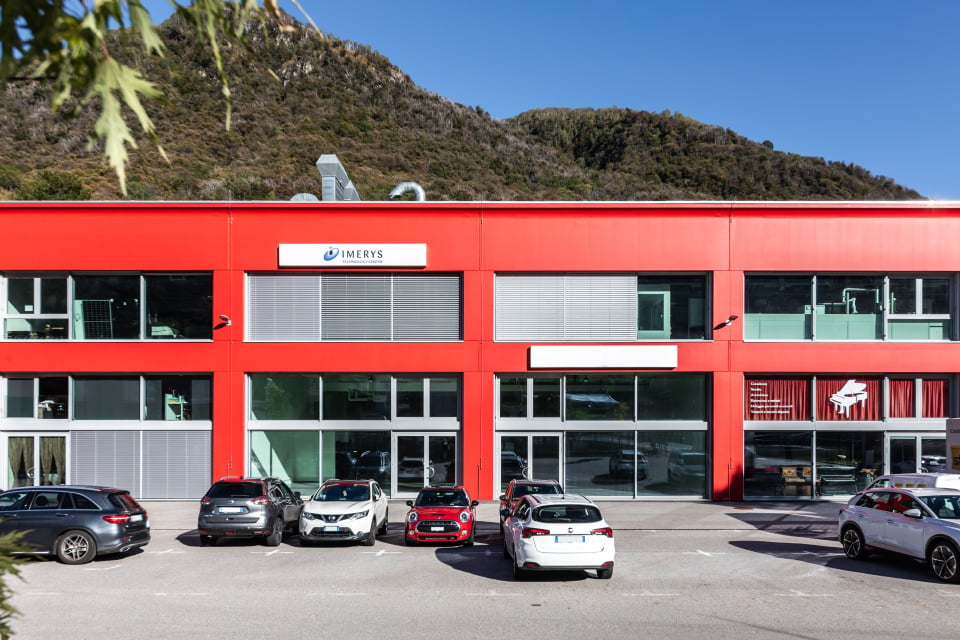 676m² department store