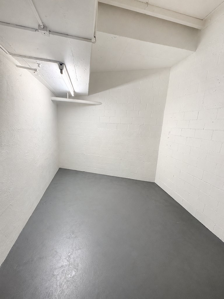 193m² local de stockage