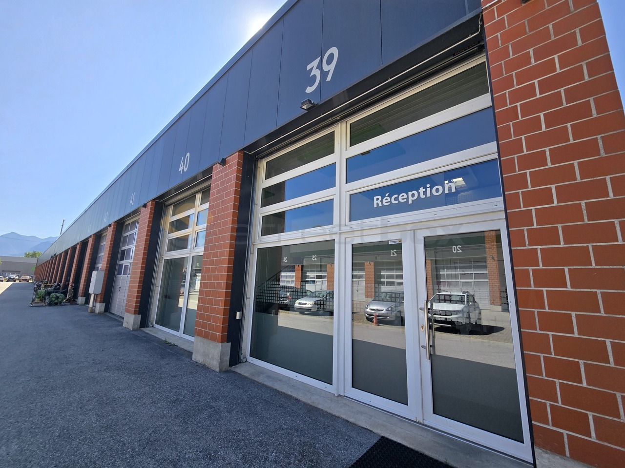 180m² office